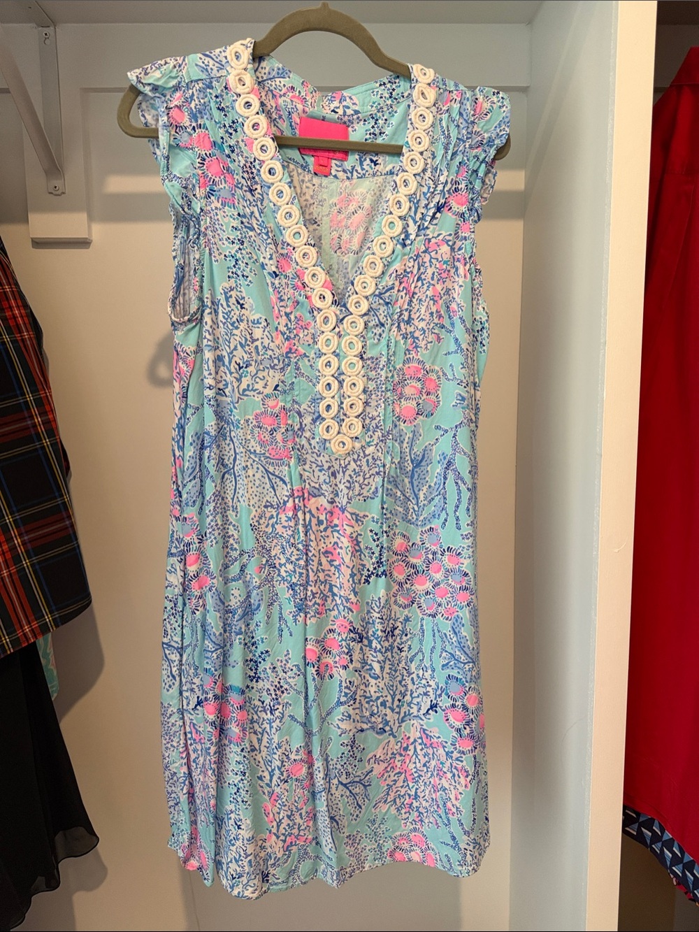 Lilly Pulitzer size L Sleeveless V-Neck Dress with Lace Trim
